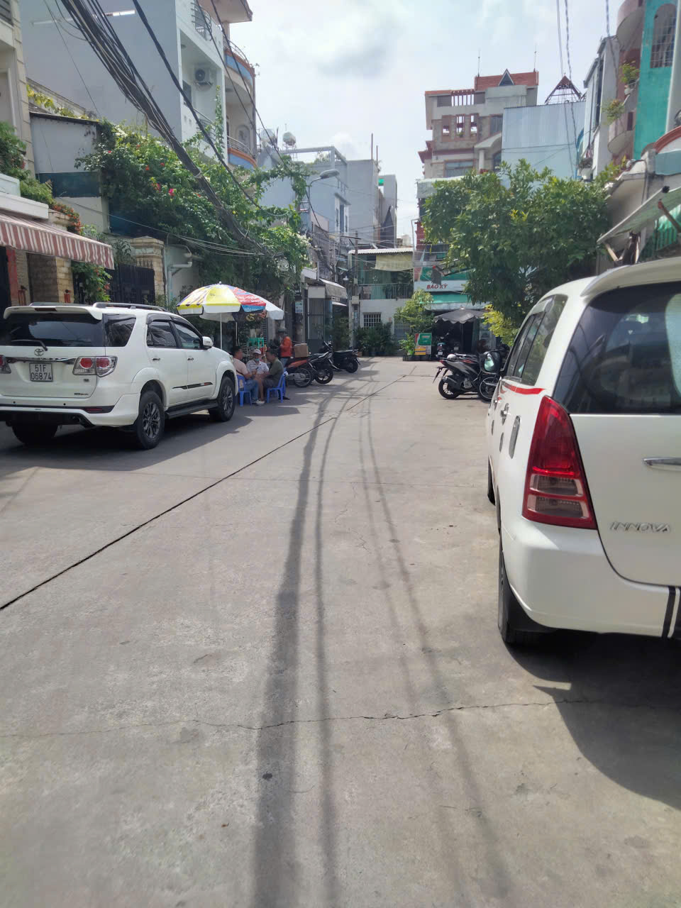 Hẻm xe tải  𝙇Ạ𝘾 𝙇𝙊𝙉𝙂 𝙌𝙐Â𝙉 , khu phân lô . - Ảnh 1